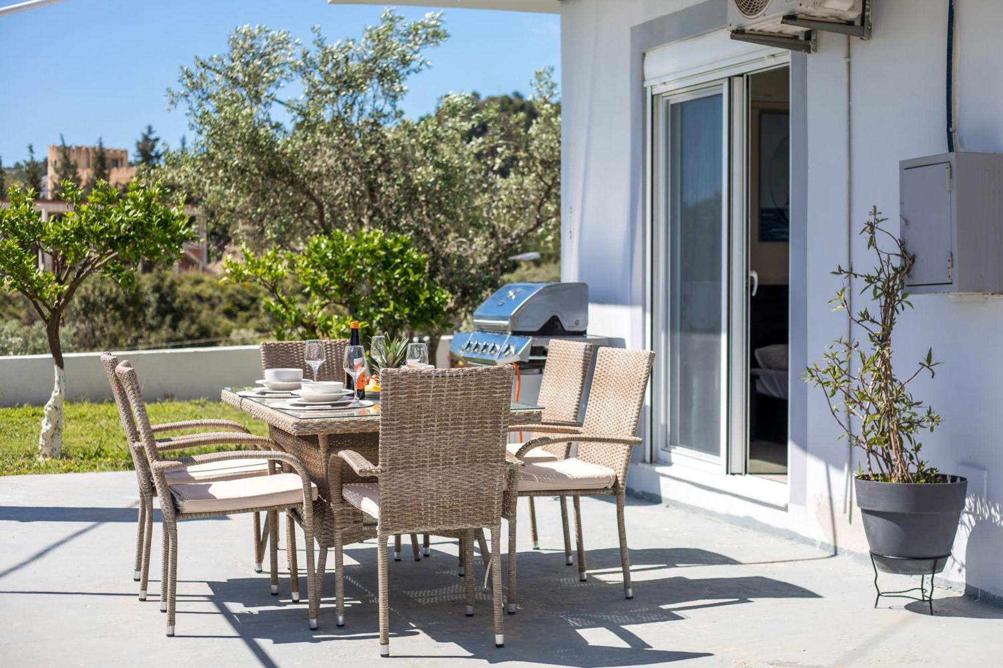 פליראקי Sunny Villa מראה חיצוני תמונה