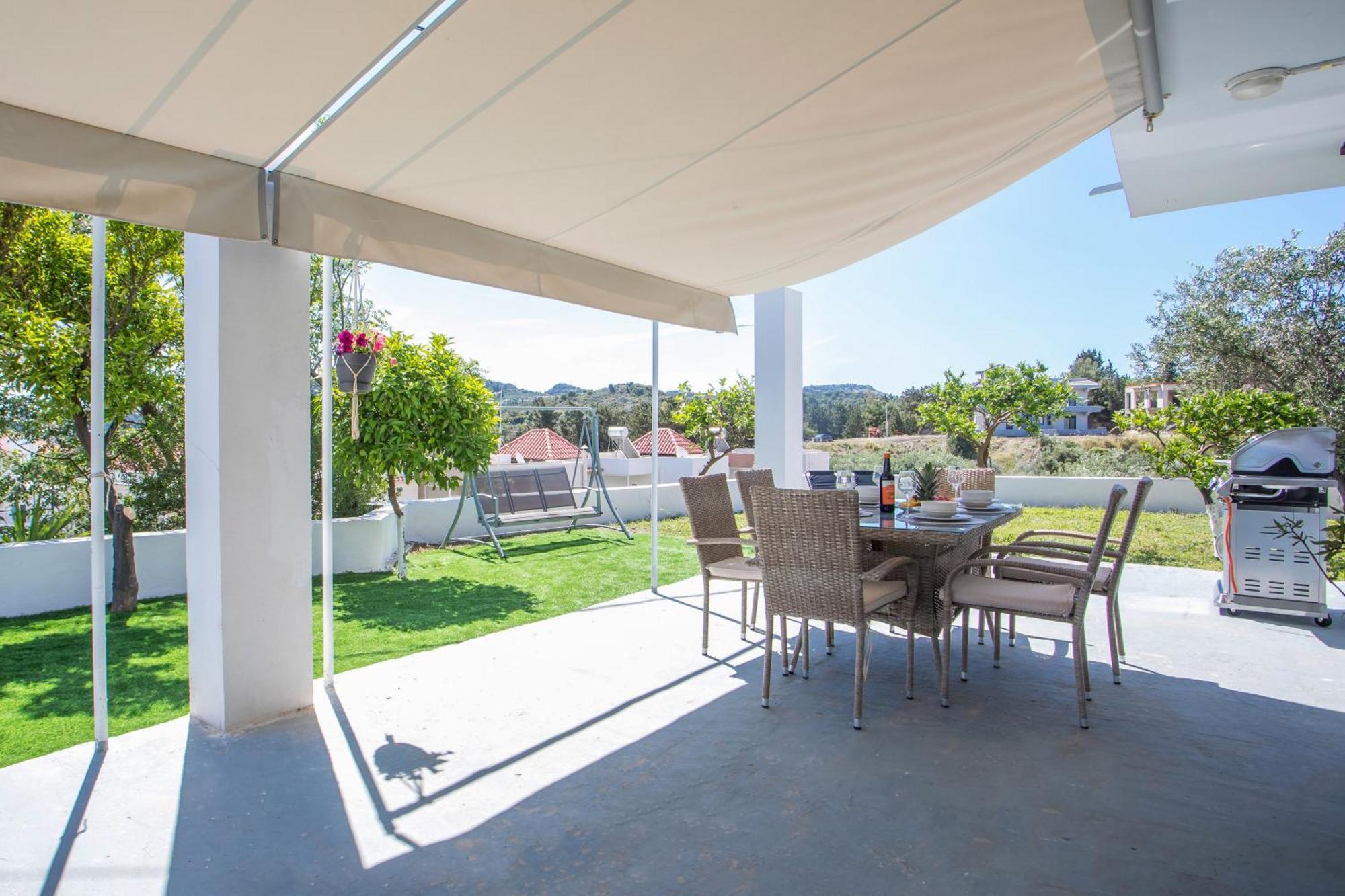 פליראקי Sunny Villa מראה חיצוני תמונה