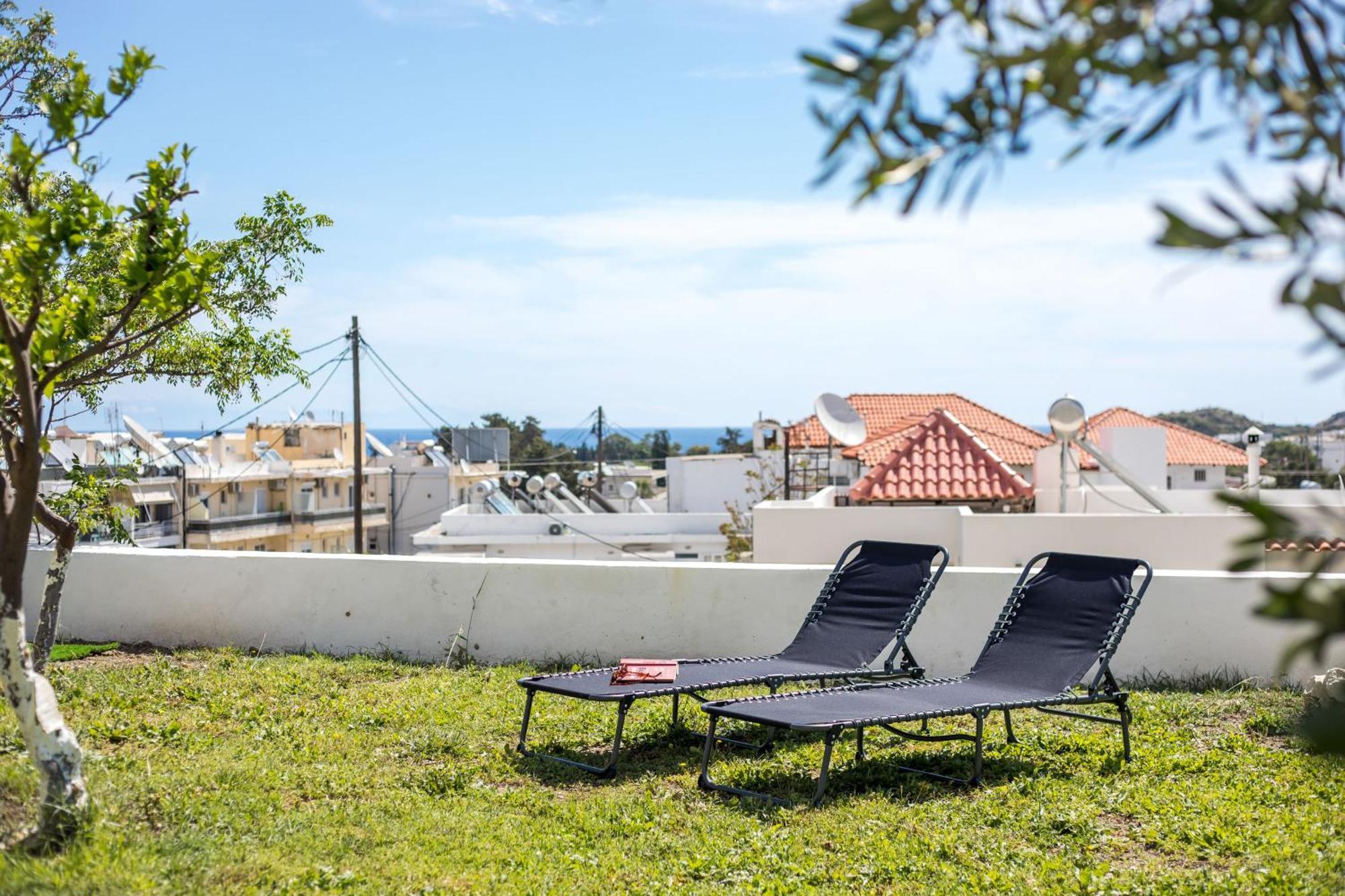 פליראקי Sunny Villa מראה חיצוני תמונה